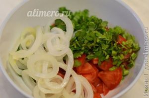салат из помидоров с кинзой и луком