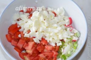 салат из помидоров и крабовых палочек