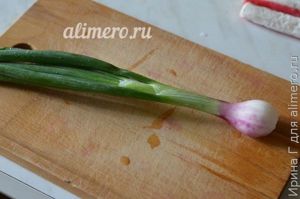 салат из помидоров и крабовых палочек