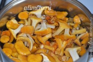 теплый салат с лисичками