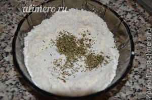 Минтай запеченный в сметане с сыром
