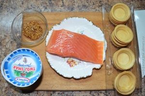 тарталетки с красной рыбой
