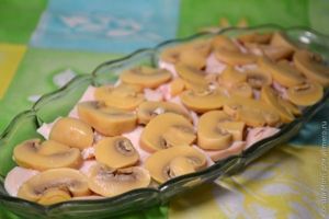 салат с грибами и сыром