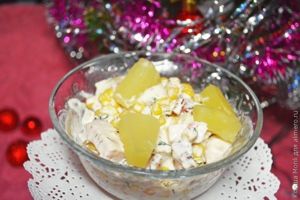 салат с мясным рулетом