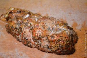 салат с мясным рулетом