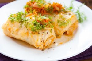 Постные голубцы можно приготовить с рисом, грибами, пшеном или картошкой. Постные голубцы можно приготовить с рисом, грибами, пшеном или картошкой.