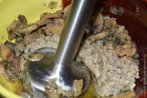 грибная паста с чесноком