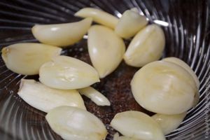 грибная паста с чесноком