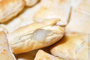 профитроли из слоеного теста