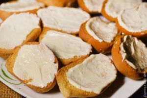 гренки с бастурмой
