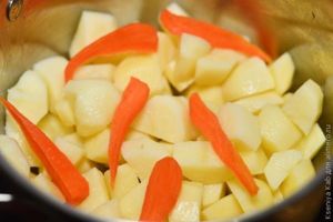 рыбный суп со сметаной и сыром