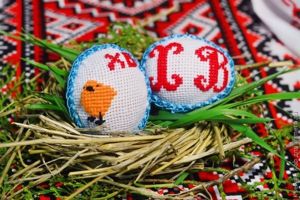 пасхальный яйца с вышивкой