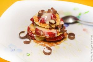 клубничный десерт
