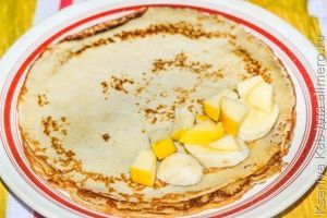 блины с фруктами