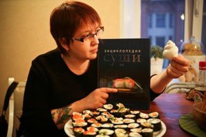 Оксана Путан и "Энциклопедия суши" Оксана Путан и "Энциклопедия суши"