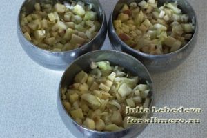 Картошка с овощами в горшочках