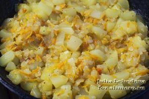 Тушёные кабачки с овощами
