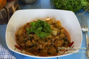 Тушёные кабачки с овощами