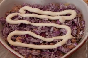 салат с консервированной рыбой