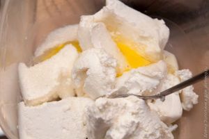 розочки из слоеного теста с творогом