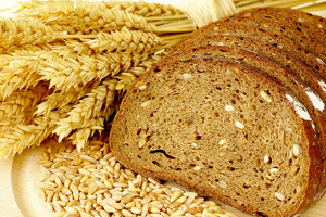 Цельнозерновые продукты отличаются большим содержанием клетчатки. Для того чтобы переварить клетчатку, организму нужно прикладывать очень много усилий. Соответственно организм тратит на переработку больше калорий и происходит ускорение обменных процессов. Цельнозерновые продукты сохраняют все природные микроэлементы и витамины. Цельнозерновые продукты отличаются большим содержанием клетчатки. Для того чтобы переварить клетчатку, организму нужно прикладывать очень много усилий. Соответственно организм тратит на переработку больше калорий и происходит ускорение обменных процессов. Цельнозерновые продукты сохраняют все природные микроэлементы и витамины.