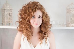 Модные прически на выпускной 2016
