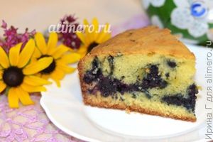 заливной пирог с черникой