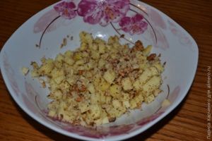 Куриные леденцы с фруктово-ореховой начинкой