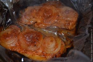 Мясо, запеченное в томатном соусе