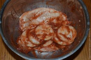 Мясо, запеченное в томатном соусе
