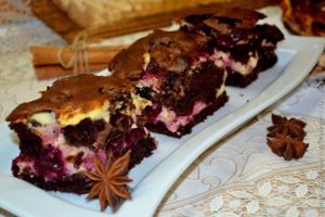 Брауни с вишней и творогом