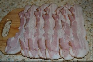 Куриный кармашек, запеченный в беконе