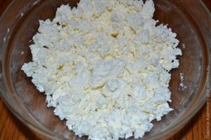 Дрожжевой пирог с брынзой и зеленью