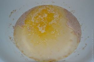 Дрожжевой пирог с брынзой и зеленью