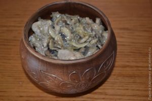 блюдо в горшочке