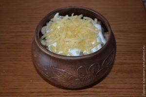 блюдо в горшочке
