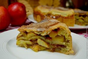 яблочный пирог