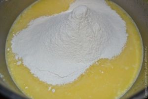 Розы из блинов