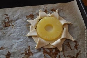 слойки с ананасами