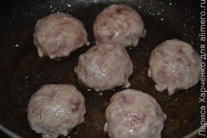 фрикадельки с соусом