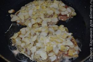 куриное филе в миндальных хлопьях