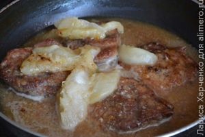 свинина с грушами