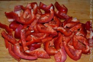 овощи с мясом и маслинами