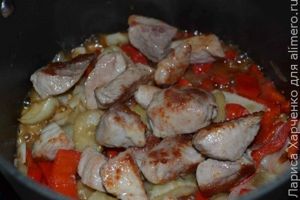 овощи с мясом и маслинами