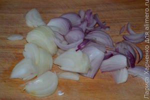 овощи с мясом и маслинами