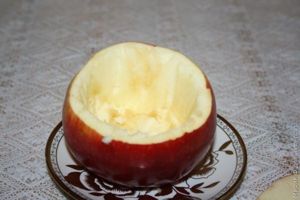 Запеченное яблоко