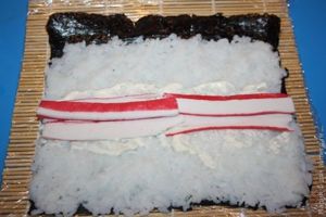 ролл с красной икрой