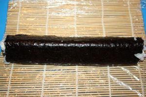 ролл с красной икрой