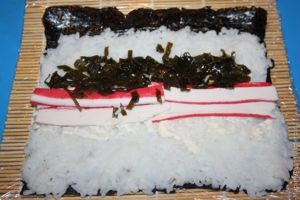 ролл с красной икрой