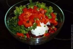 салат из фасоли с рукколой